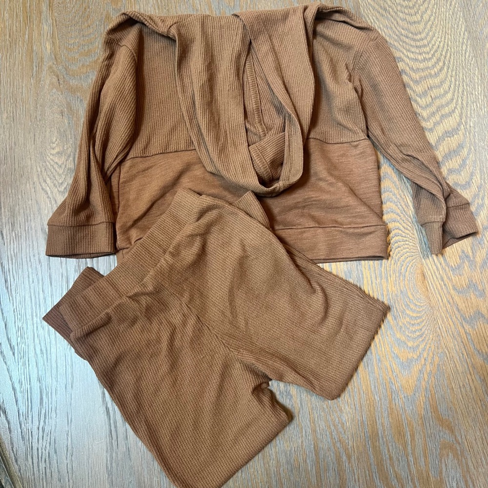 🌊Grayson Collective Kids Brown Waffle Knit Hoodie and Shorts Set 4T Loungewear - Picture 3 of 4